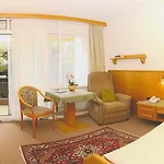 Unter Den Linden Szálloda 3*